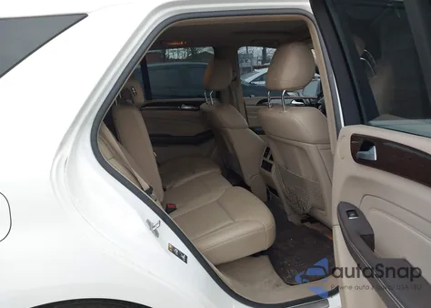 2015 Mercedes-Benz Ml 350 4Matic z USA, uszkodzony, nr VIN 4JGDA5HB5FA554442